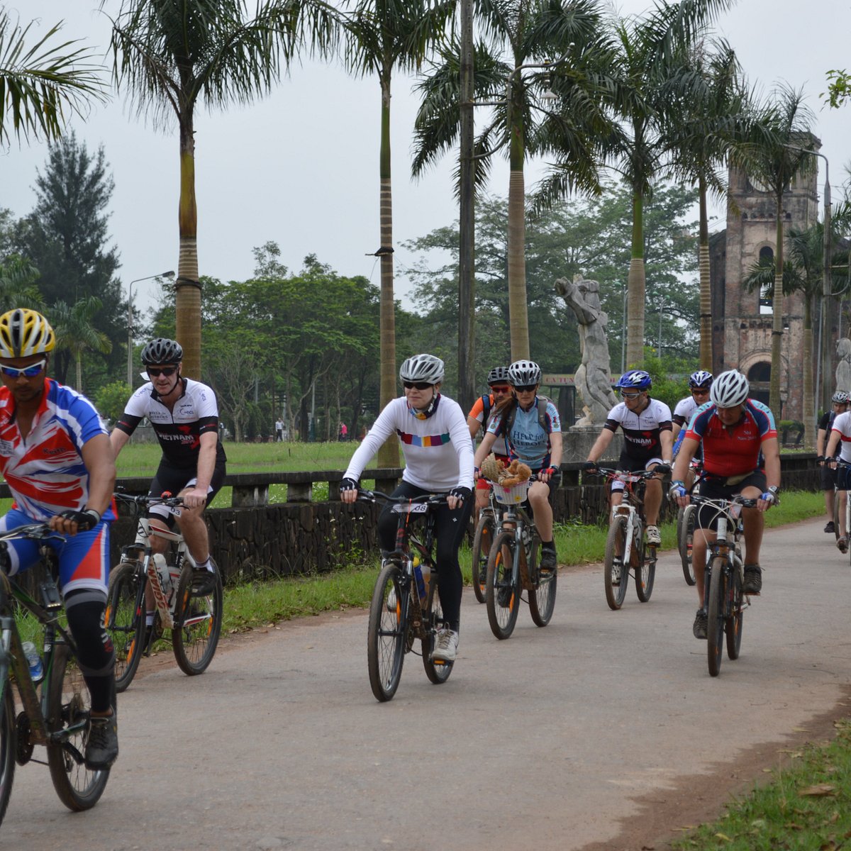 Discovery Cambodia By Bike Tour 14 Days